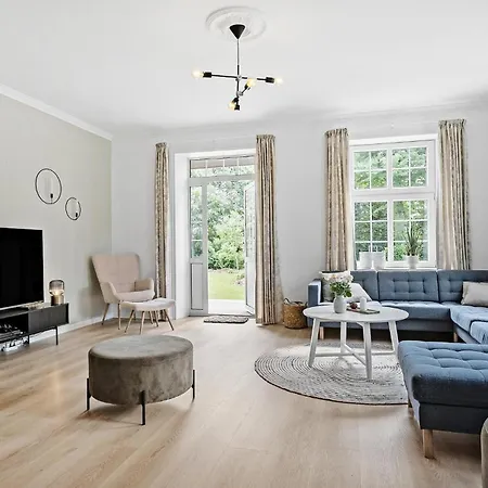 Amazing In With Kitchen Holiday home